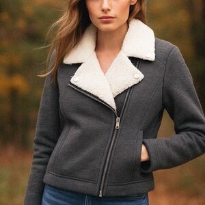 Olive & Oak sherpa trim cropped jacket ❤️